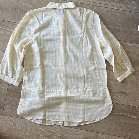 Chico’s yarn dye, soft play shirt 3/4 sleeve ChicosSize 1 (M / 8P) - Picture 4 of 4